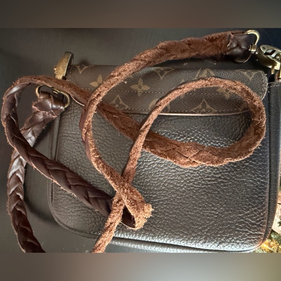 Louis Vuitton Designer Brown Crossbody Bag - Picture 3 of 15